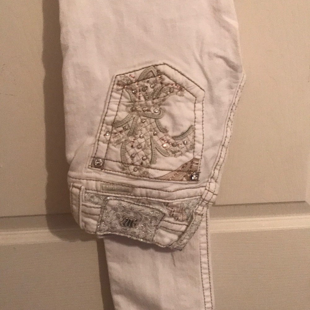 White miss me jeans